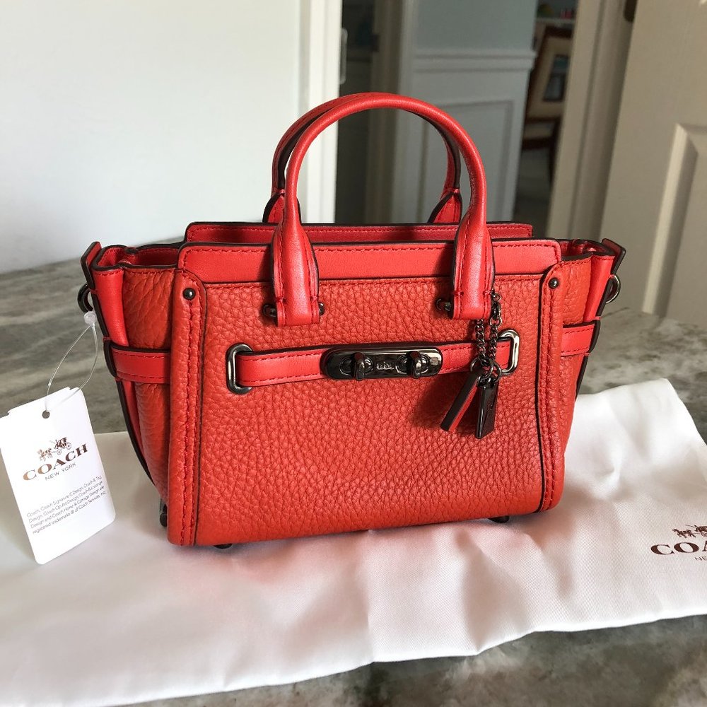 NWT Coach Swagger 15 in Pebble Leather